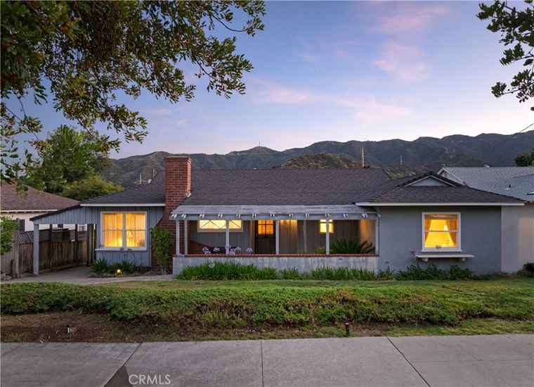Photo of 2900 Manhattan Ave La Crescenta, CA 91214