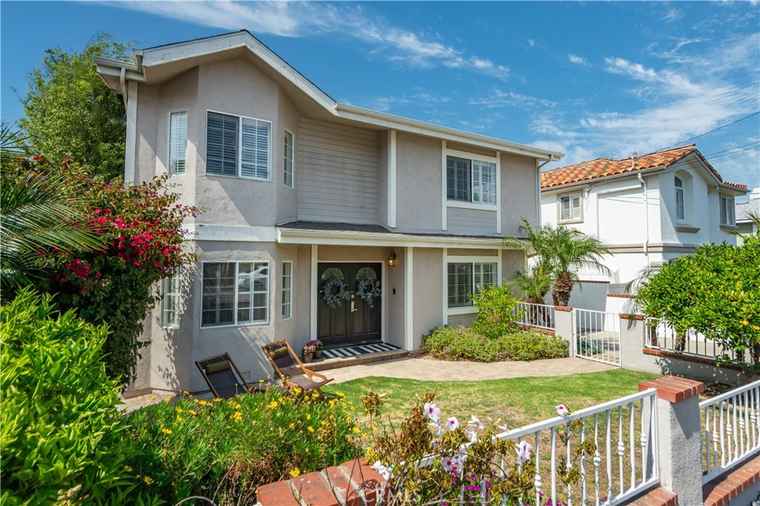 Photo of 2013 Speyer Ln Unit A Redondo Beach, CA 90278
