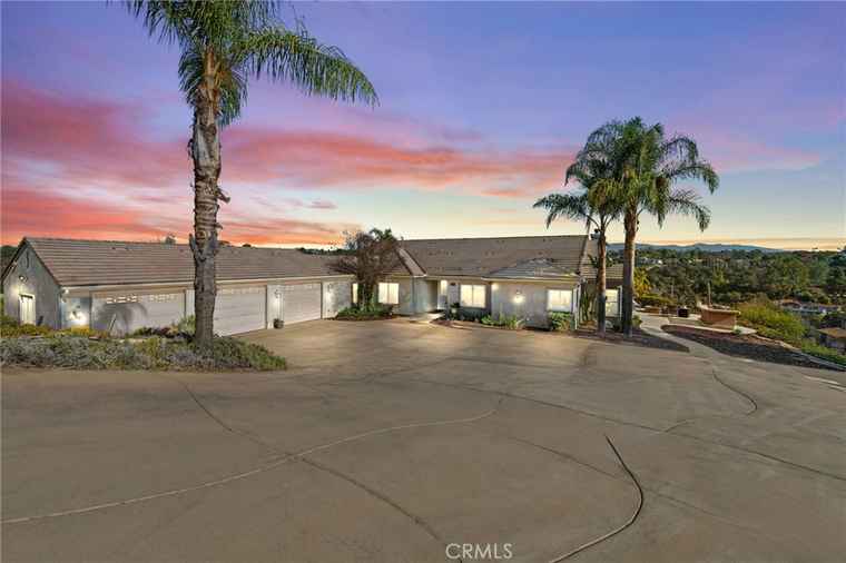 Photo of 2240 Aqua Hill Rd Fallbrook, CA 92028