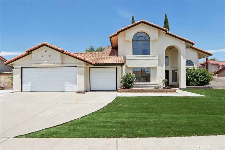 Photo of 1122 W Galway St Rialto, CA 92377