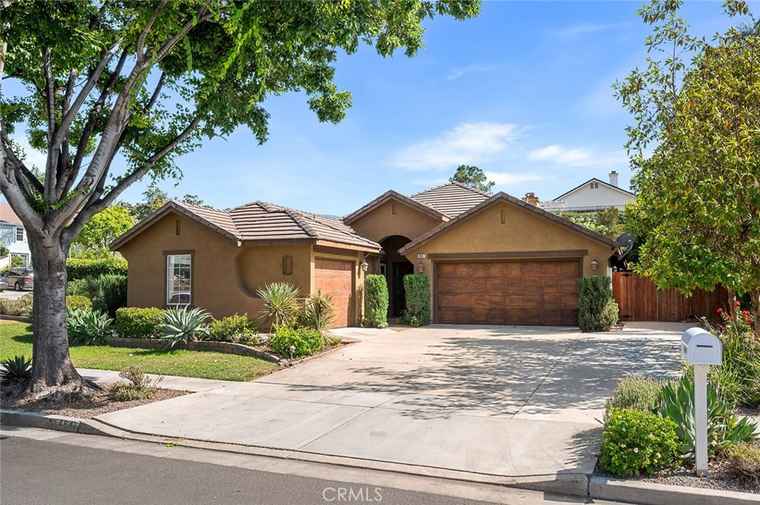Photo of 464 Appleby St Corona, CA 92881