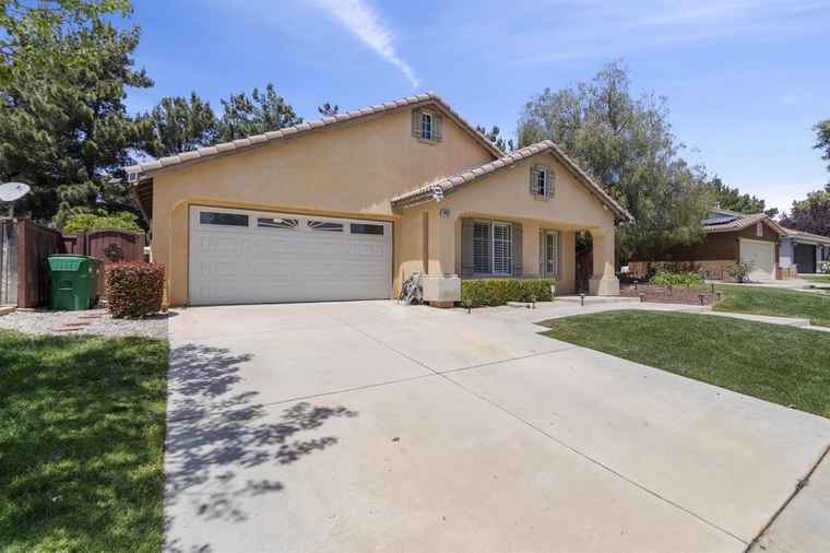 Photo of 1489 Evergreen Ave Beaumont, CA 92223