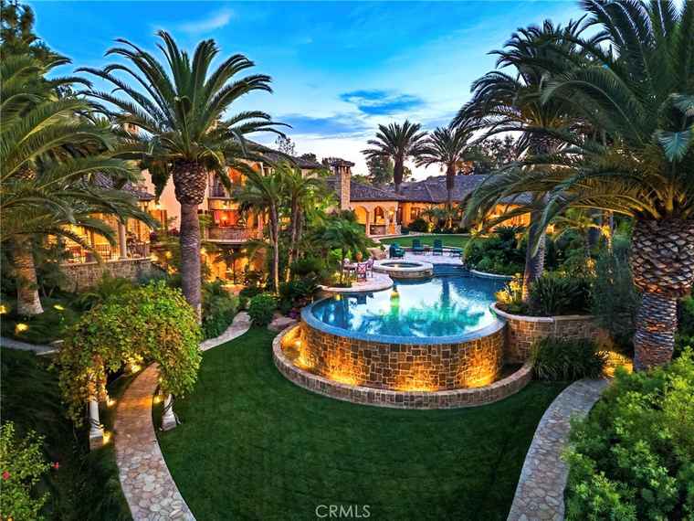Photo of 427 La Marina Dr Camarillo, CA 93010