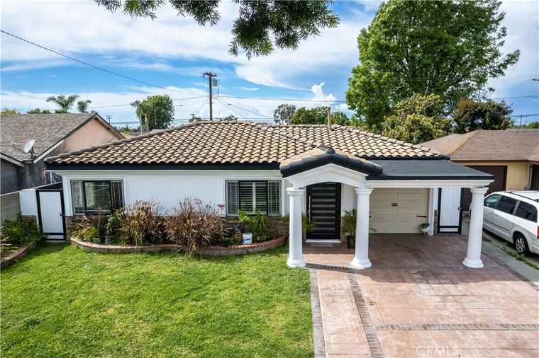 Photo of 11523 Richeon Ave Downey, CA 90241