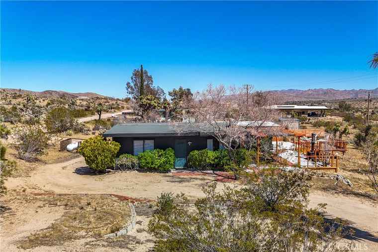 Photo of 6061 Linda Lee Dr Yucca Valley, CA 92284
