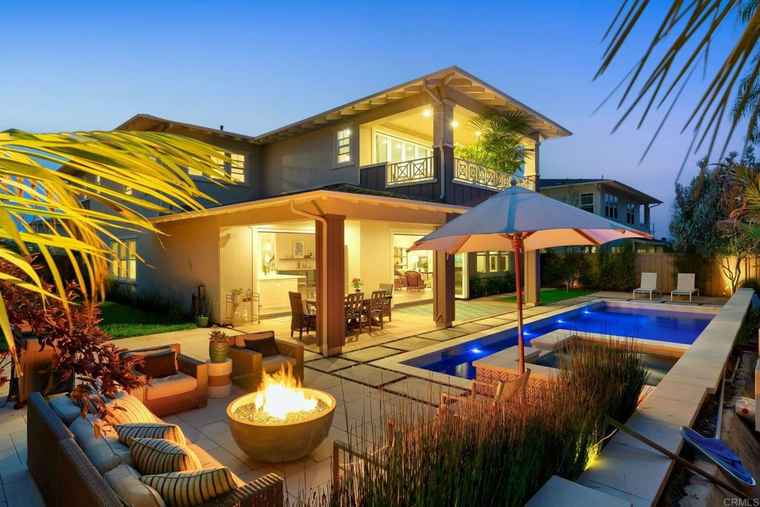 Photo of 939 Moonstone Ct Encinitas, CA 92024