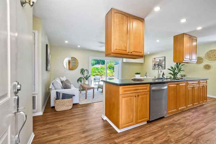 Photo of 4110 Lewis St Oceanside, CA 92056