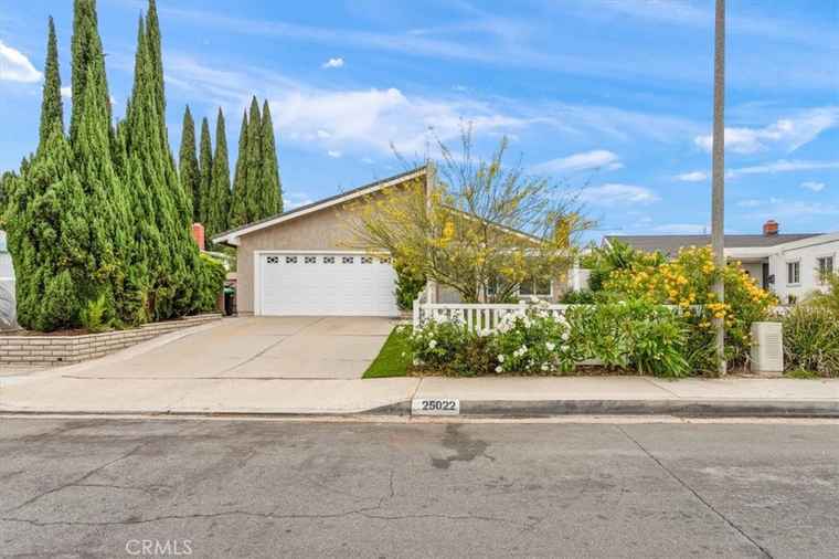 Photo of 25022 La Suen Rd Laguna Hills, CA 92653