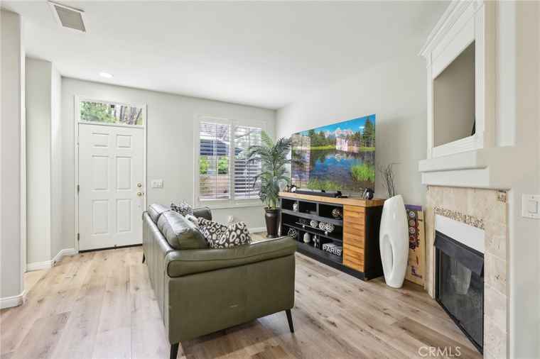 Photo of 25781 Perlman Pl Unit B Stevenson Ranch, CA 91381