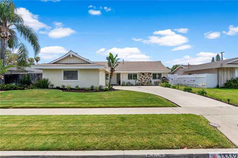Photo of 13332 Diamond Head Dr Tustin, CA 92780