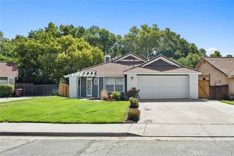 Photo of 1422 Deborah Pl Beaumont, CA 92223