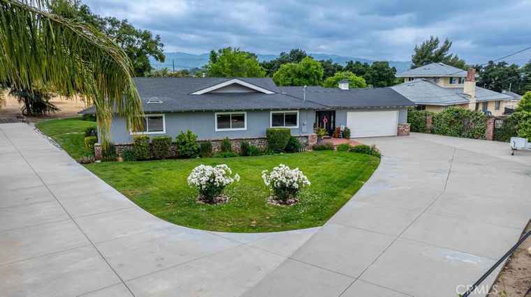 Photo of 24637 Aden Ave Newhall, CA 91321