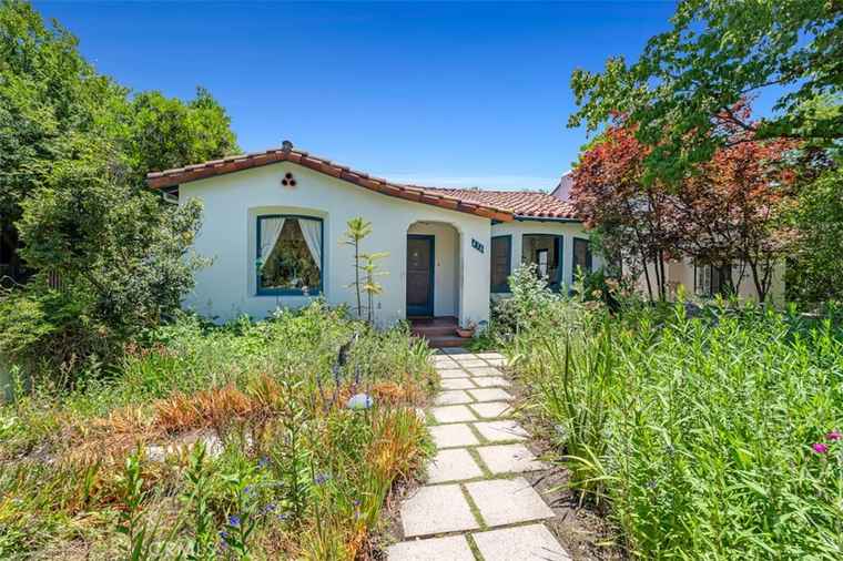 Photo of 456 Baughman Ave Claremont, CA 91711