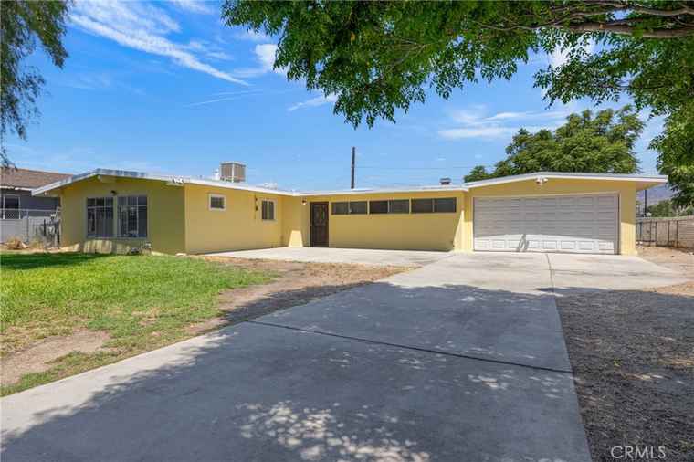Photo of 26074 6th St San Bernardino, CA 92410