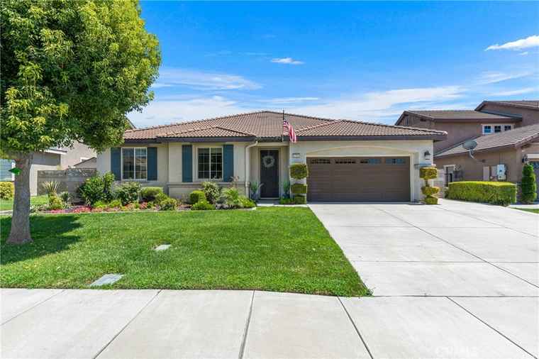 Photo of 6704 Bull Thistle Ct Eastvale, CA 92880