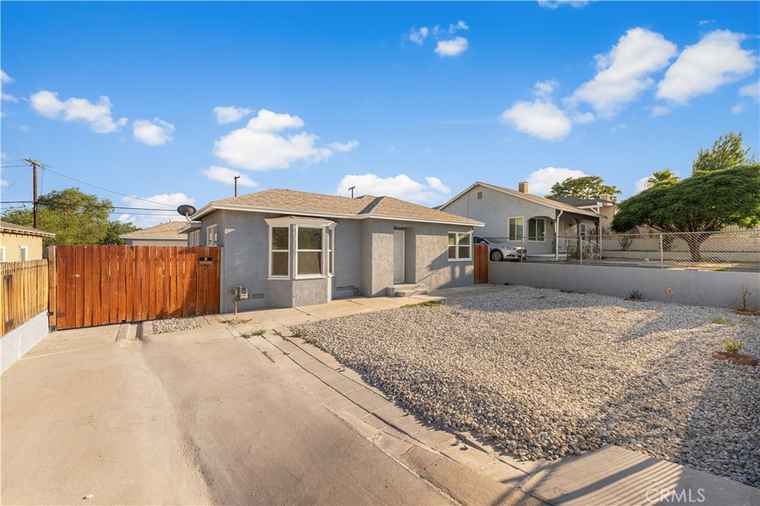 Photo of 16785 Tracy St Victorville, CA 92395