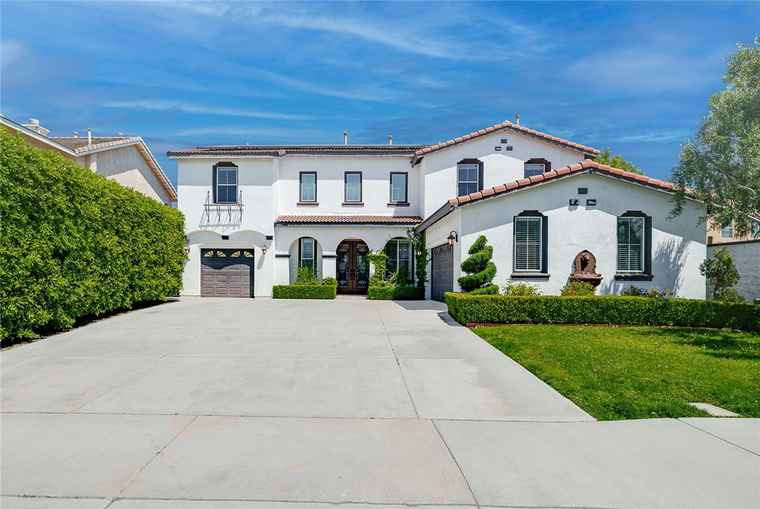 Photo of 7230 Cottage Grove Dr Eastvale, CA 92880