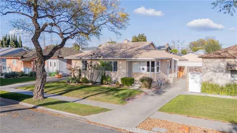 Photo of 6142 Pearce Ave Lakewood, CA 90712