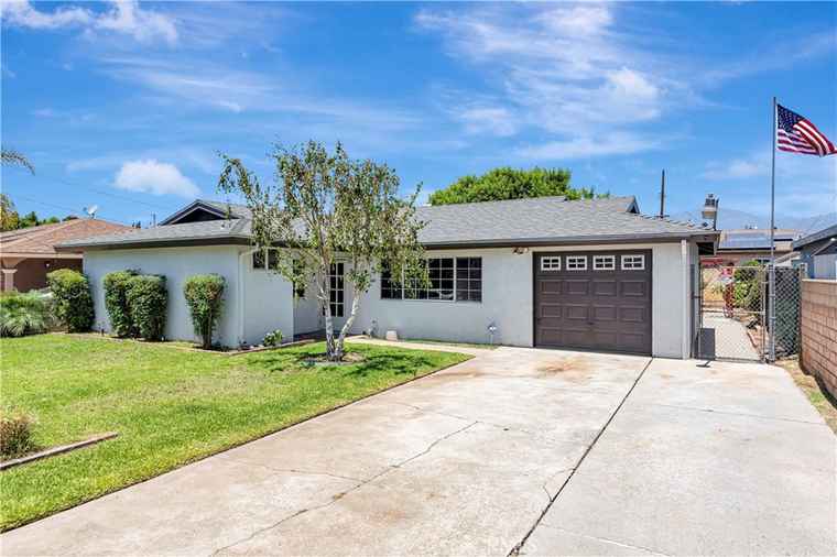 Photo of 13925 Belgate St Baldwin Park, CA 91706