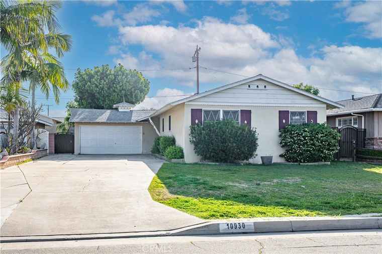 Photo of 10930 Grovedale Dr Whittier, CA 90603