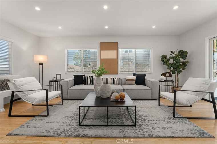 Photo of 5518 Terrace Dr La Crescenta, CA 91214