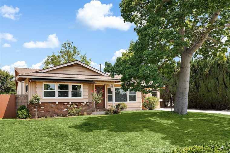 Photo of 951 E Dalton Ave Glendora, CA 91741