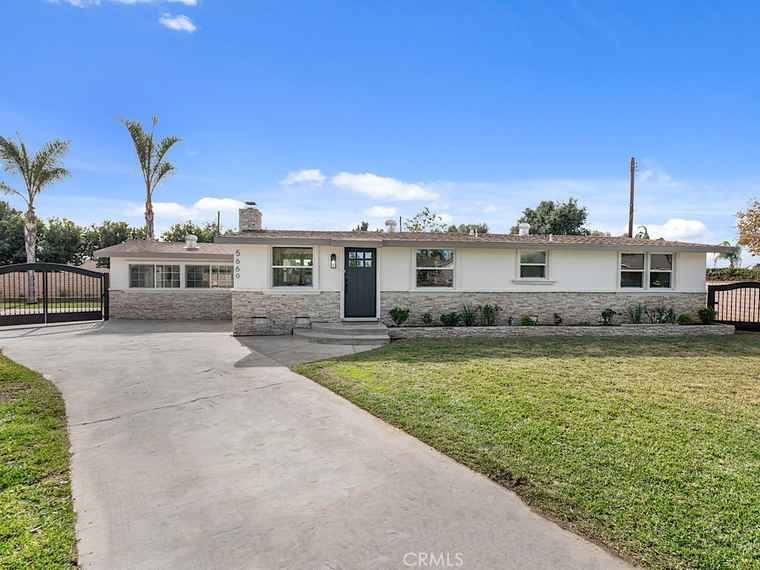 Photo of 5660 Mesagrove Ave Whittier, CA 90601