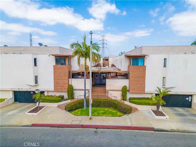 Photo of 7033 Stewart And Gray Rd #6 Downey, CA 90241