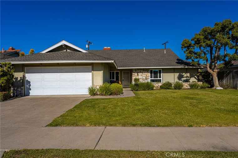 Photo of 557 S Gardner Dr Orange, CA 92866