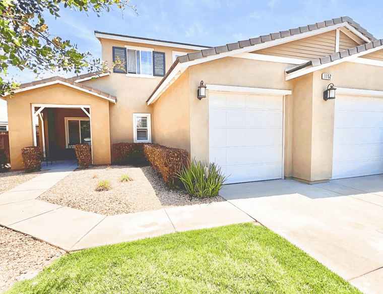 Photo of 1152 Hawthorn Ln Beaumont, CA 92223