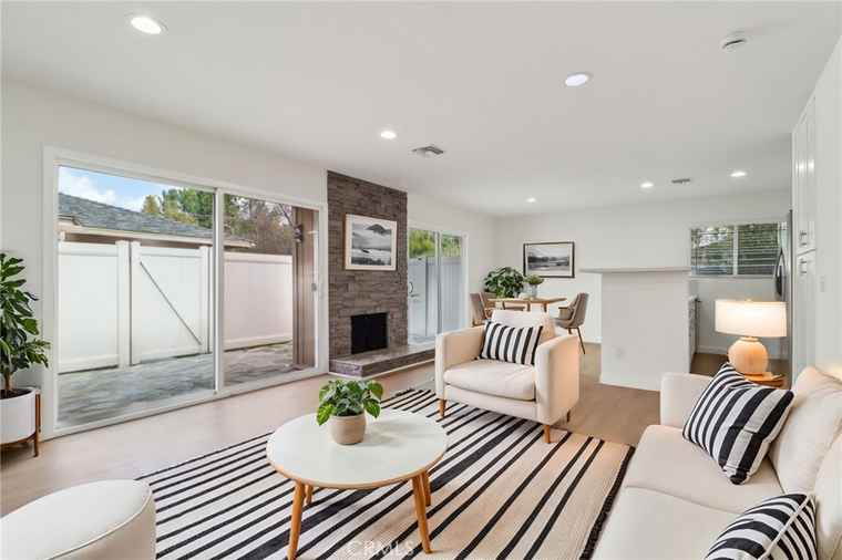 Photo of 28512 Conejo View Dr Agoura Hills, CA 91301