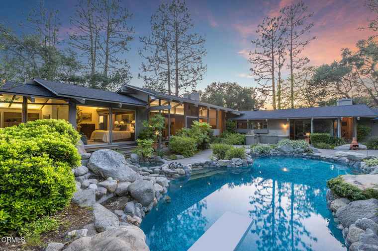 Photo of 2279 Midwick Dr Altadena, CA 91001
