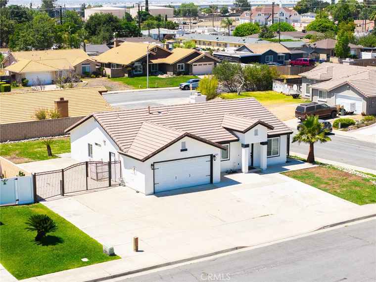 Photo of 1421 Wildflower St Rialto, CA 92377