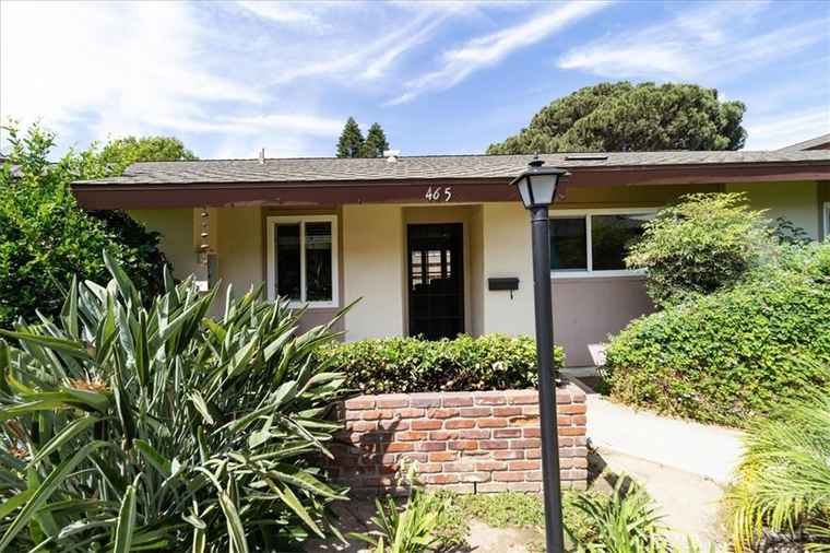 Photo of 465 E 1st St Tustin, CA 92780