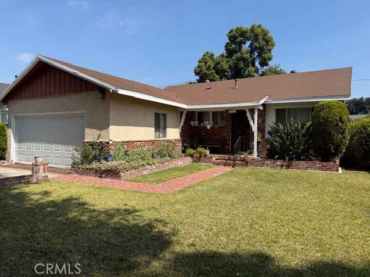 Photo of 141 W Scott St Long Beach, CA 90805