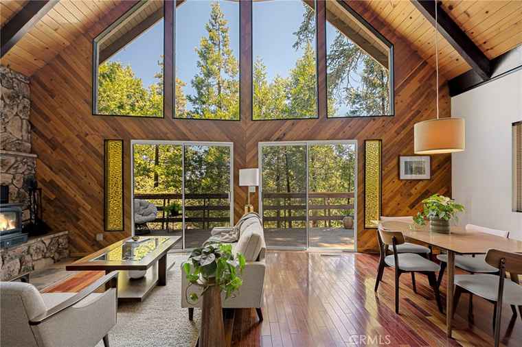 Photo of 28645 Shenandoah Dr Lake Arrowhead, CA 92352