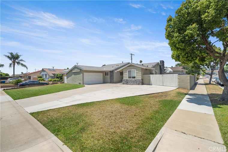 Photo of 1322 W 6th St Ontario, CA 91762