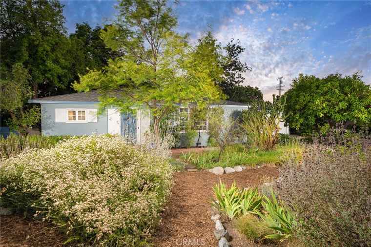 Photo of 644 W 10th St Claremont, CA 91711