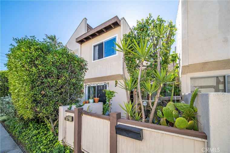 Photo of 16710 Orange Ave Unit E29 Paramount, CA 90723