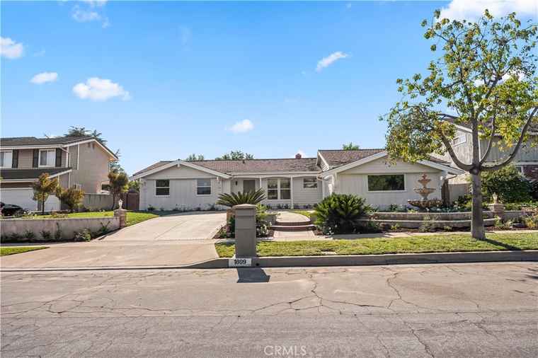 Photo of 1809 Celeste Ln Fullerton, CA 92833