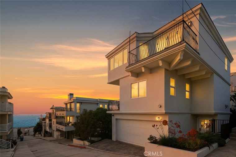 Photo of 213 Seaview St Manhattan Beach, CA 90266