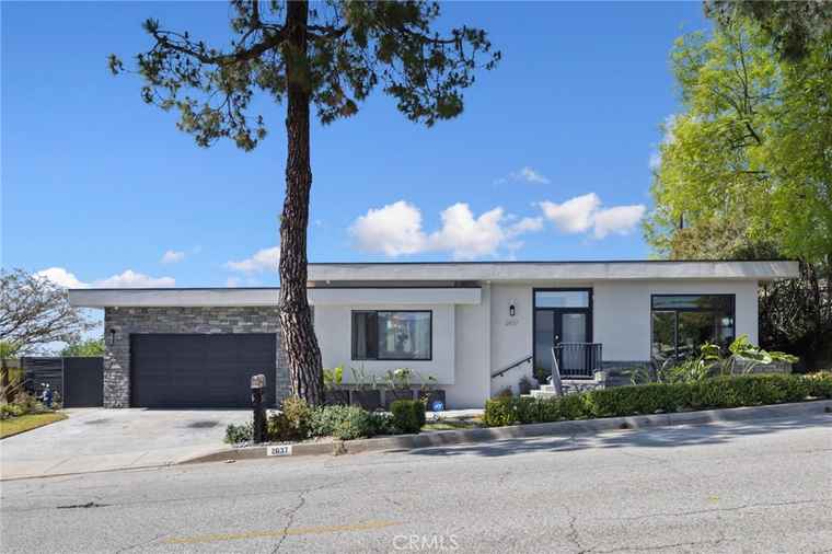 Photo of 2637 N Mountain Ave Claremont, CA 91711