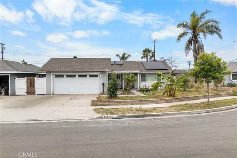 Photo of 14571 Yucca Cir Huntington Beach, CA 92647