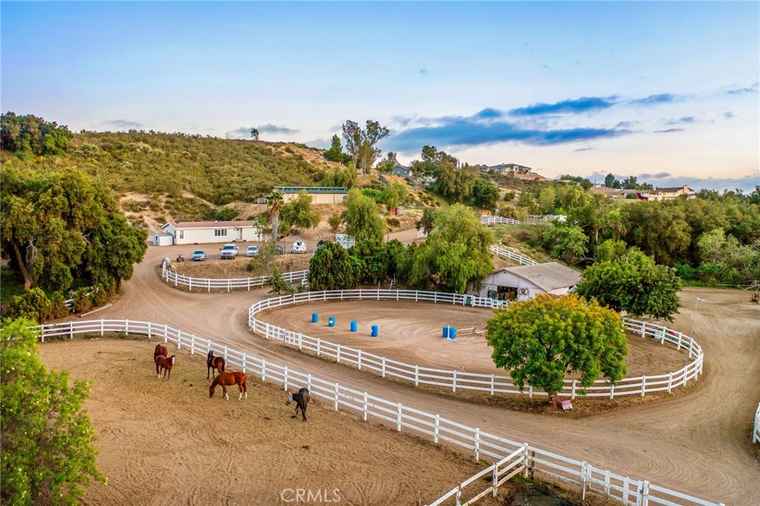 Photo of 41605 De Portola Rd Temecula, CA 92592