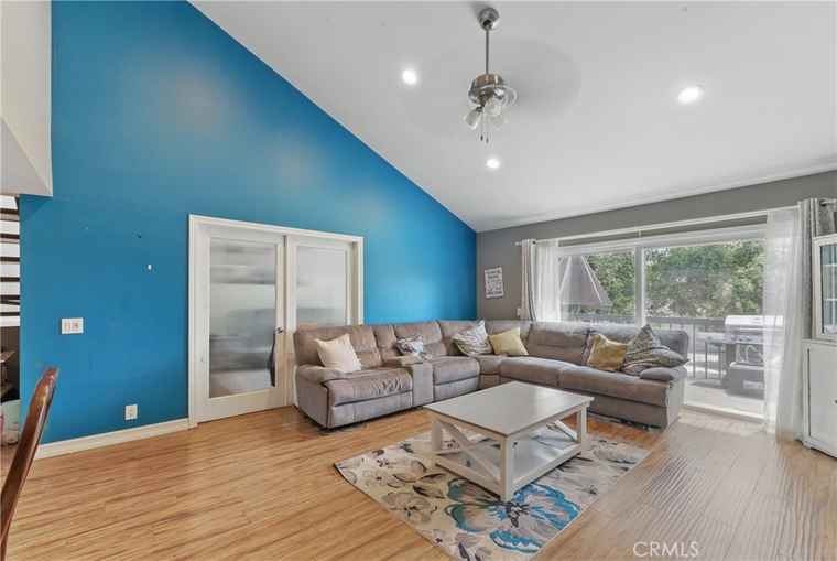 Photo of 6621 Caro St #111 Paramount, CA 90723