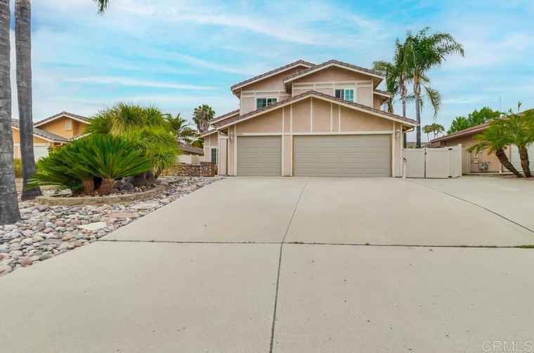 Photo of 9898 Bilteer Dr Santee, CA 92071