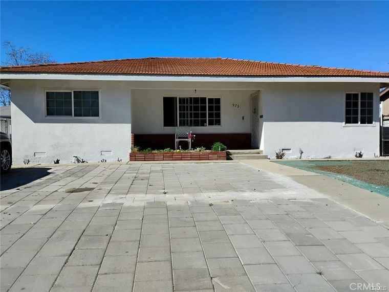 Photo of 973 Orange Ave Beaumont, CA 92223