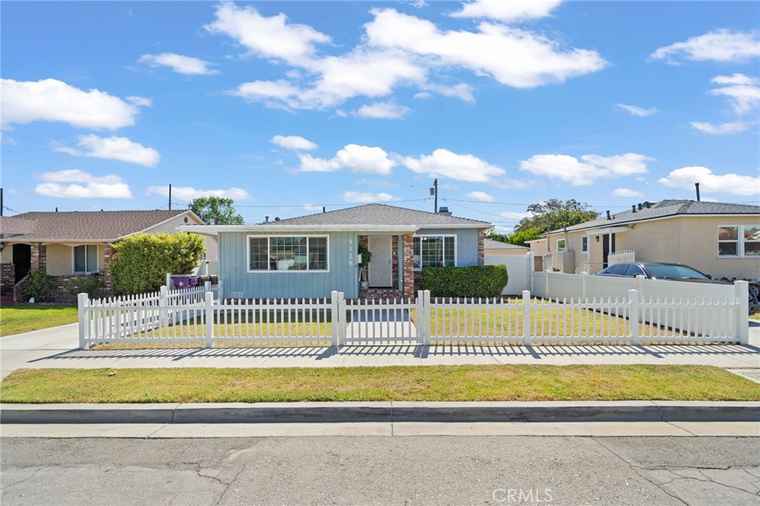 Photo of 5128 gaviota Ave Long Beach, CA 90807