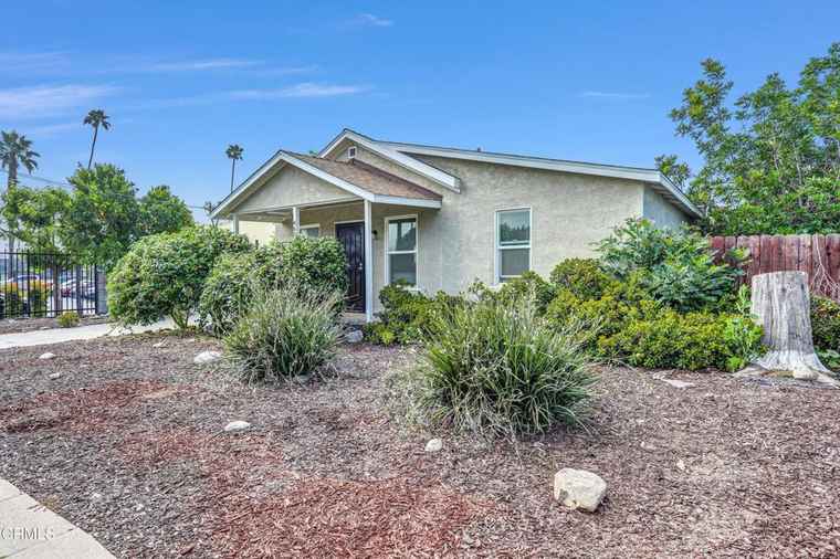 Photo of 460 Vermont St Altadena, CA 91001