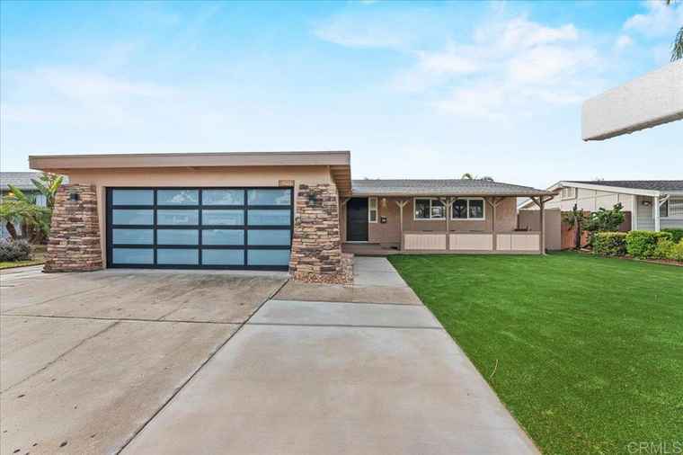 Photo of 8611 Carlton Oaks Dr Santee, CA 92071